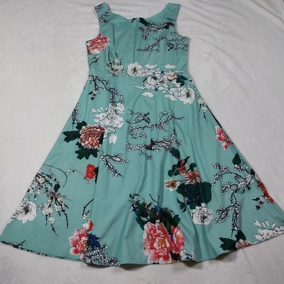 UNBRANDED MINT COLORED FLORAL PRINT DRESS SIZE LARGE - Picture 5 of 10